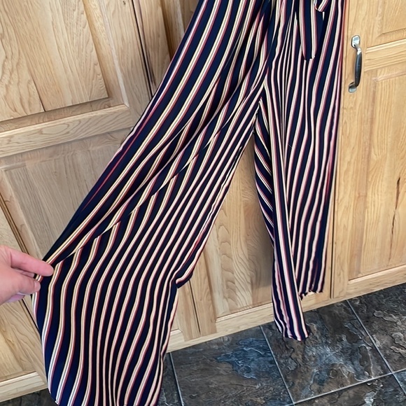 Sienna Sky Halter Neck Pantsuit/Jumpsuit size Small - Picture 4 of 7